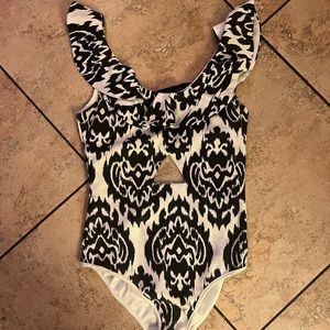 Urban Outfitters Bodysuit 🖤🤍